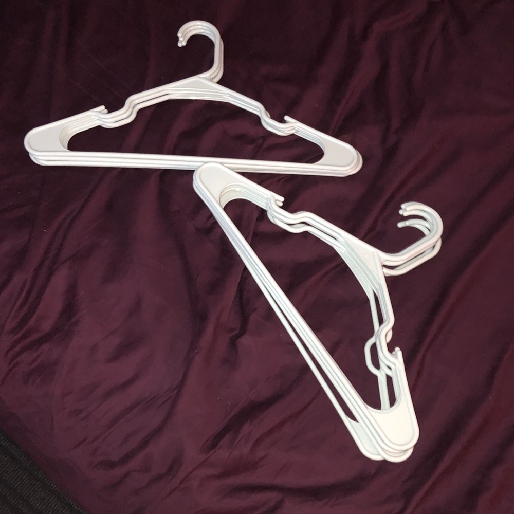 🛍️ Mint Green Plastic Closet Hangers